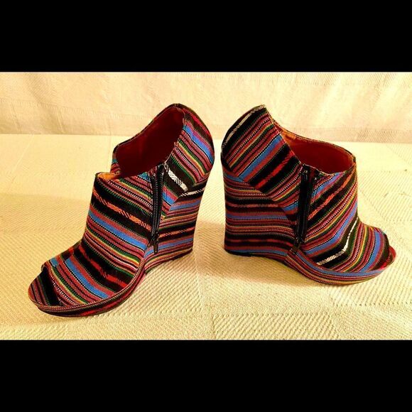 Charlotte Russe Black Colorful Wedge Heel Aztec Open Toe Shoes Women Sz 6 - Picture 3 of 9